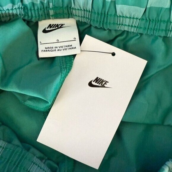 NIKE Men’s Lightweight Flow Shorts Checked Green Size L NEW - Picture 7 of 10